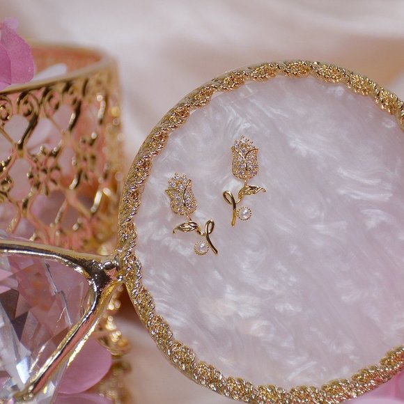 NEW 14K Gold Plated Diamond Rose Pearl Earrings - Picture 10 of 10